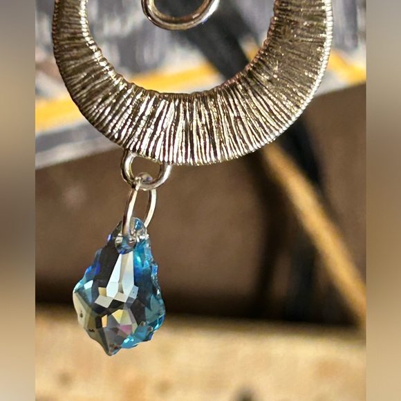 Swarovski Crystal Silver Swirl Charm Choker - Picture 3 of 3